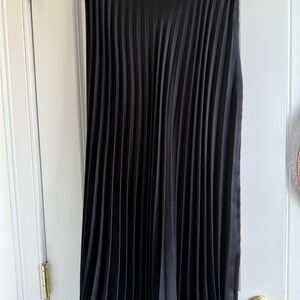 Elegant Black Pleated Skirt